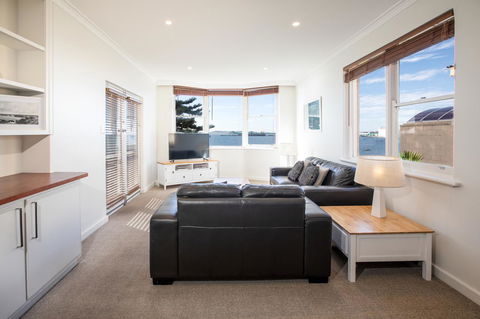 Bay 10 - Suites And Apartments - C Tourism 33
