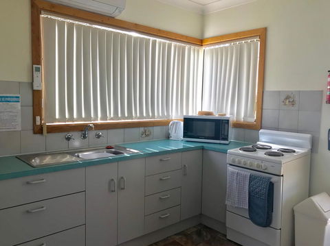 Emu Bay Holiday Homes - C Tourism 33