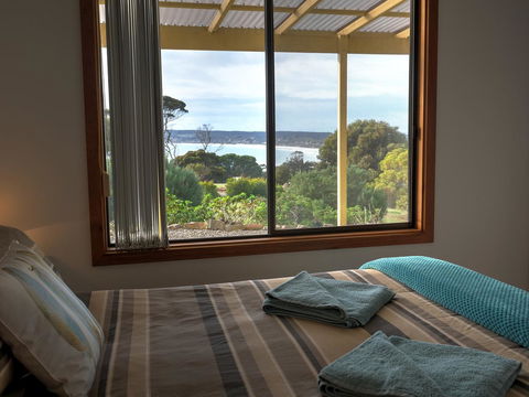 Emu Bay Holiday Homes - C Tourism 32