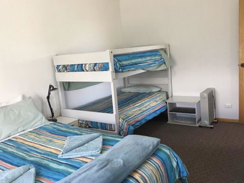 Emu Bay Holiday Homes - C Tourism 12