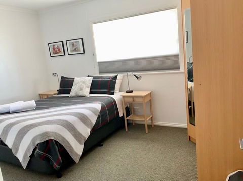 Emu Bay Holiday Homes - C Tourism 21