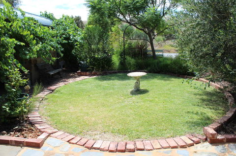 Hillside Cottage - C Tourism 9