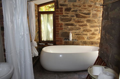 Hillside Cottage - C Tourism 6