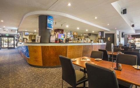 Nightcap At Rose & Crown Hotel - C Tourism 21