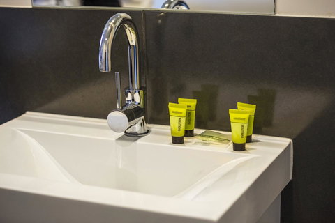 Nightcap At Rose & Crown Hotel - C Tourism 19