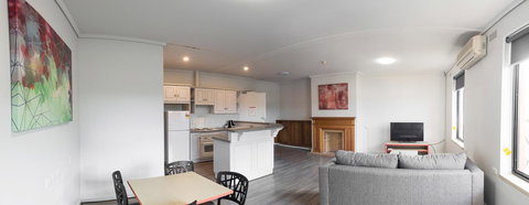 Nightcap At Rose & Crown Hotel - C Tourism 25