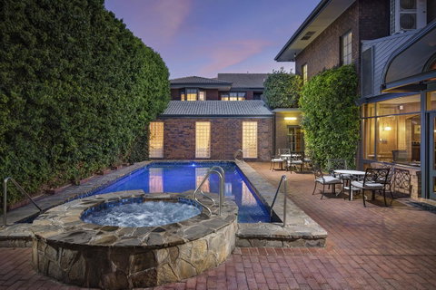 Adelaide Inn - C Tourism 1