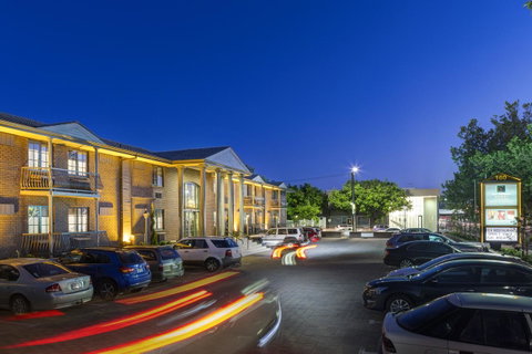 Adelaide Inn - C Tourism 0