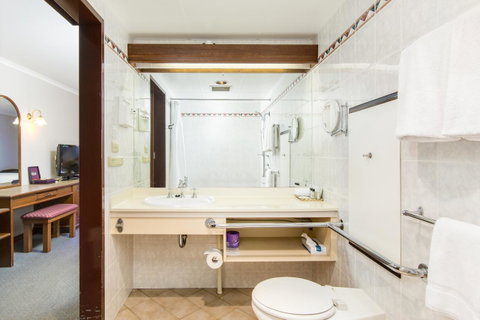 Adelaide Inn - C Tourism 24