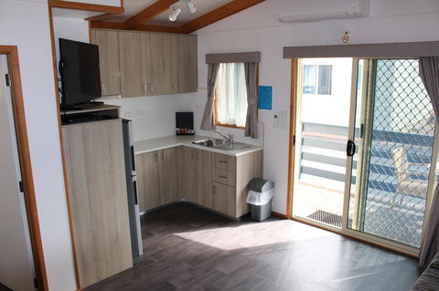 Ceduna Foreshore Caravan Park - C Tourism 7