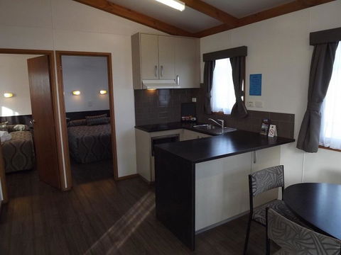 Ceduna Foreshore Caravan Park - C Tourism 13