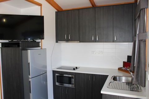 Ceduna Foreshore Caravan Park - C Tourism 1