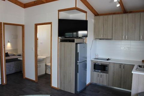 Ceduna Foreshore Caravan Park - C Tourism 11