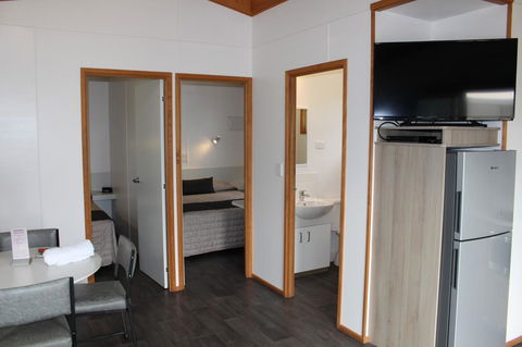 Ceduna Foreshore Caravan Park - C Tourism 9