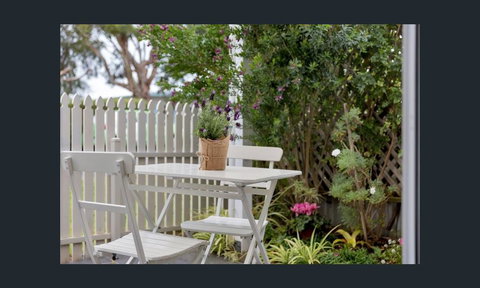 Wintergarden Beach Cabin - C Tourism 2