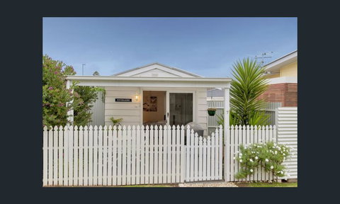 Wintergarden Beach Cabin - C Tourism 3