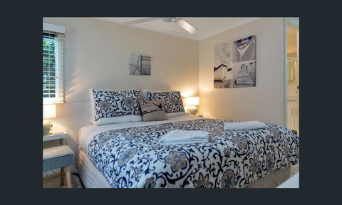 Wintergarden Beach Cabin - C Tourism 5