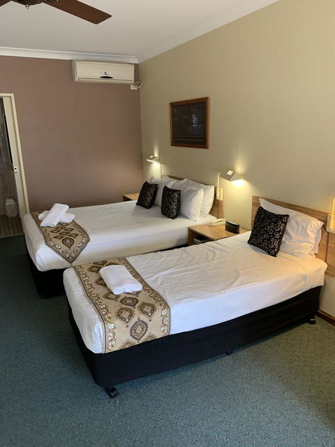 Cumberland Motor Inn - C Tourism 9