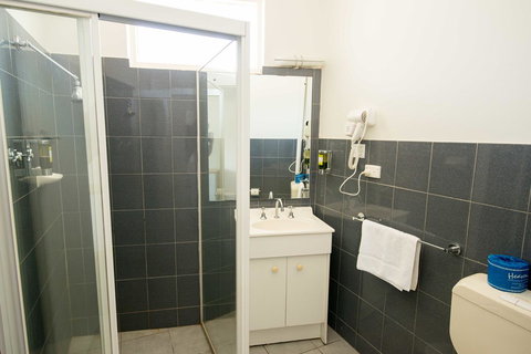 Jacksons Motor Inn - C Tourism 13