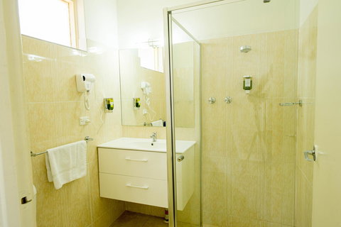 Jacksons Motor Inn - C Tourism 22