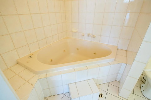 Jacksons Motor Inn - C Tourism 4