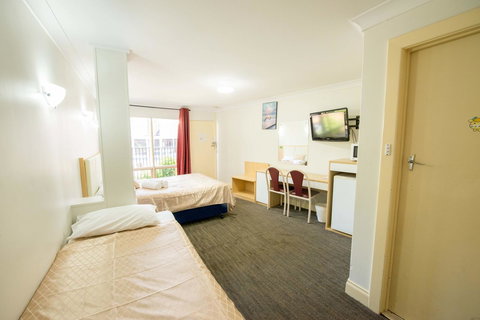 Jacksons Motor Inn - C Tourism 23