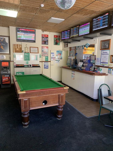 Commercial Hotel Morgan - C Tourism 4