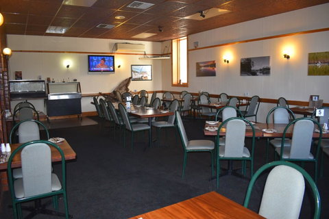 Commercial Hotel Morgan - C Tourism 7