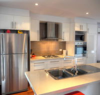 Home On Torrens - C Tourism