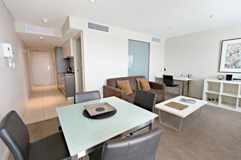 Adelaide DressCircle Apartments - North Terrace - C Tourism 12