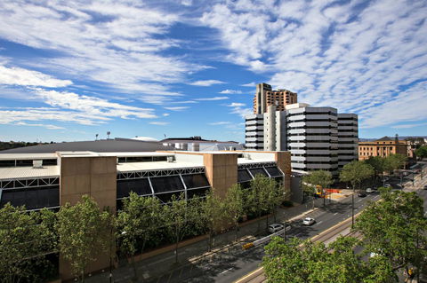 Adelaide DressCircle Apartments - North Terrace - C Tourism 35