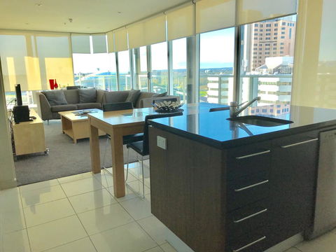 Adelaide DressCircle Apartments - North Terrace - C Tourism 3