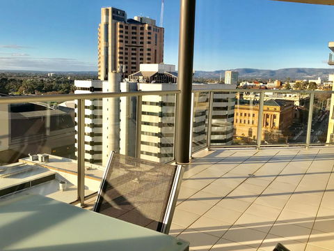 Adelaide DressCircle Apartments - North Terrace - C Tourism 4
