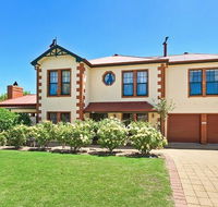 Wine and Roses Bed and Breakfast - C Tourism