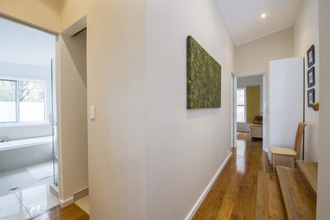 Smiths Lake House - C Tourism 21