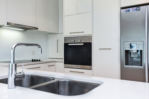 Breeze Beachfront Apartment - C Tourism 8