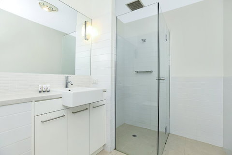 Breeze Beachfront Apartment - C Tourism 14
