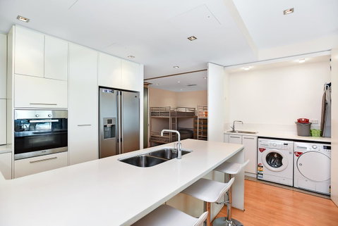 Breeze Beachfront Apartment - C Tourism 6