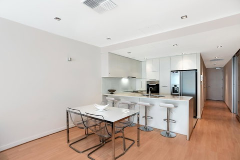 Breeze Beachfront Apartment - C Tourism 10