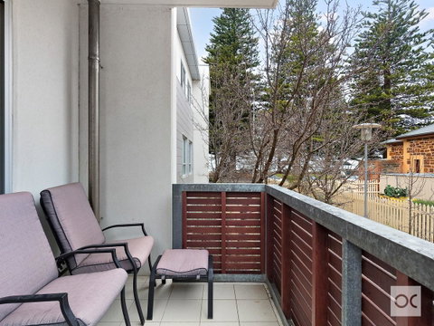 Breeze Beachfront Apartment - C Tourism 26
