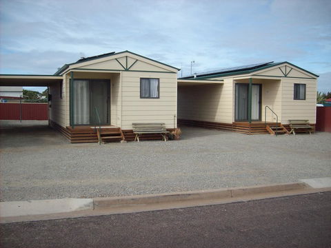 Jacko's Holiday Cabins - C Tourism 7