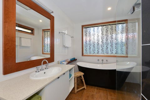 Trafalgar Premium Vintage Suites - C Tourism 5
