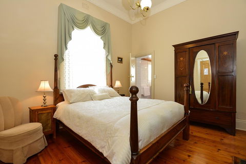 Trafalgar Premium Vintage Suites - C Tourism 24
