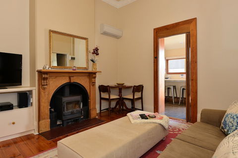 Trafalgar Premium Vintage Suites - C Tourism 18