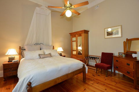 Trafalgar Premium Vintage Suites - C Tourism 17