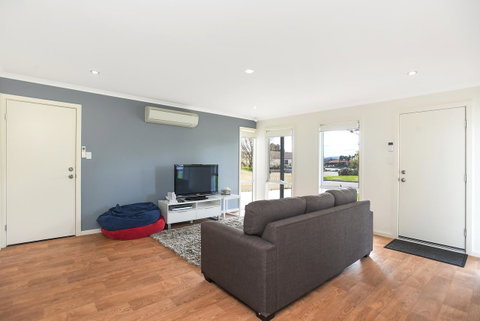 'Hope House' - Encounter Bay - C Tourism 11