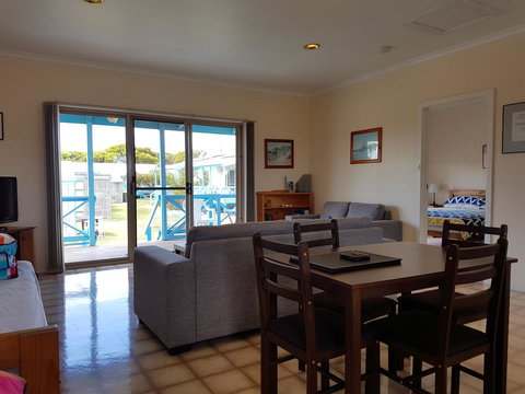 Marion Bay Holiday Villas - C Tourism 15