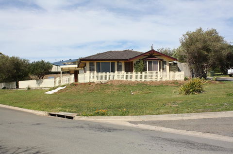 Maslin Beach House - C Tourism 0