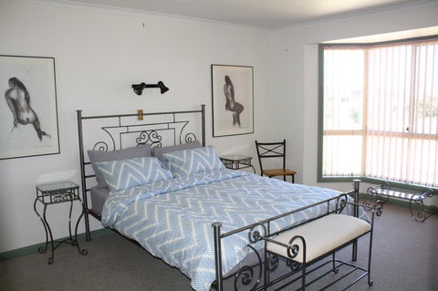 Maslin Beach House - C Tourism 10