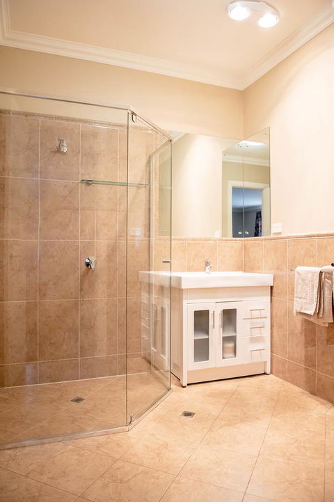 Whyalla Playford Apartments - C Tourism 4